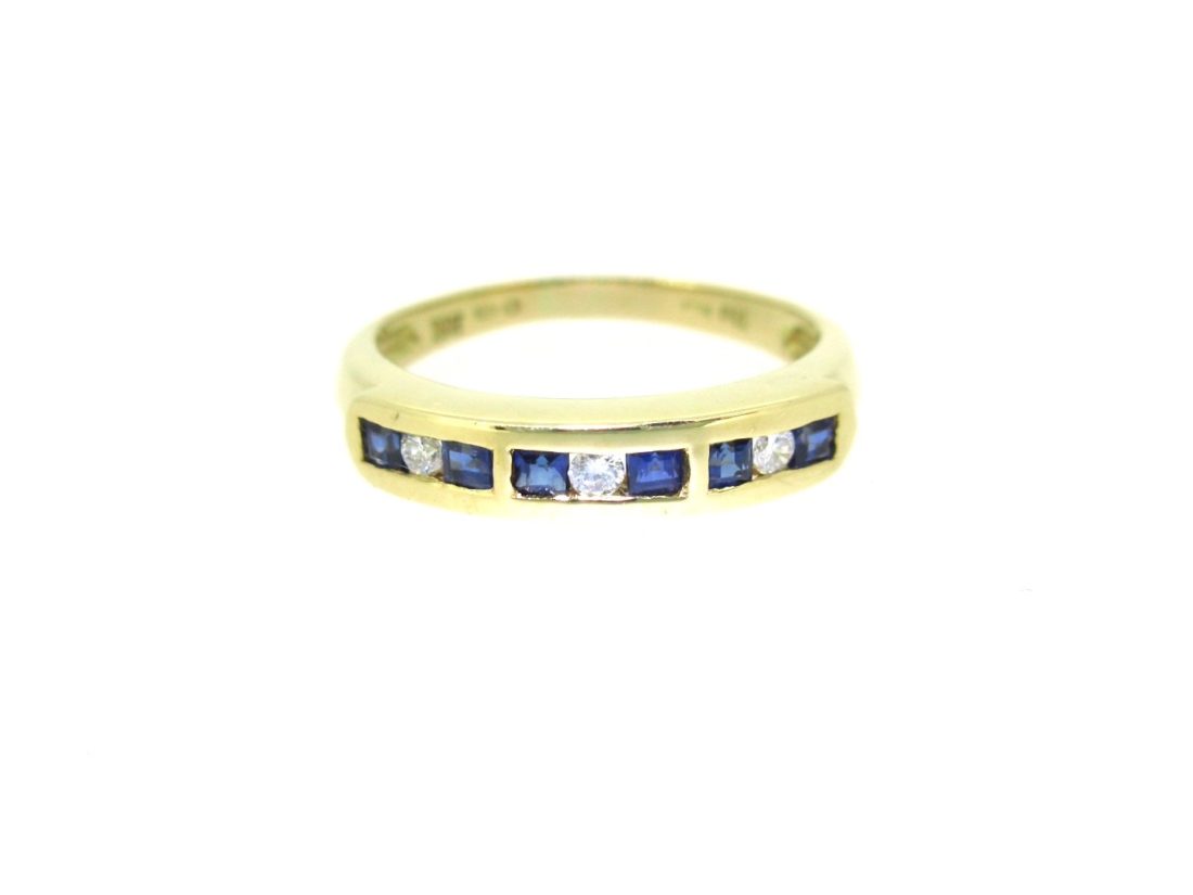 Sapphire diamond ring