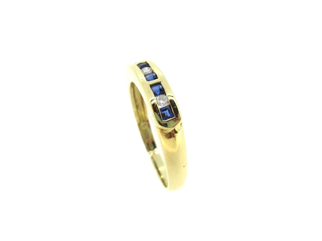 Sapphire diamond ring