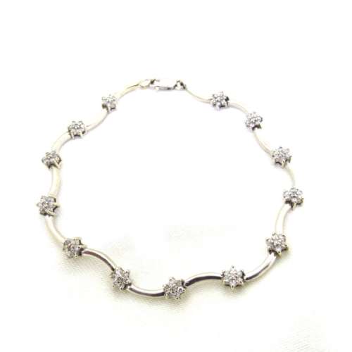 Diamond Daisy Cluster Bracelet